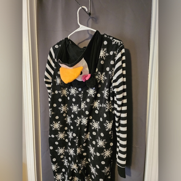 Winter Penguin Pajamas,Women's Medium Black And White Penguin Hooded Onesie PJ'S - Picture 5 of 10